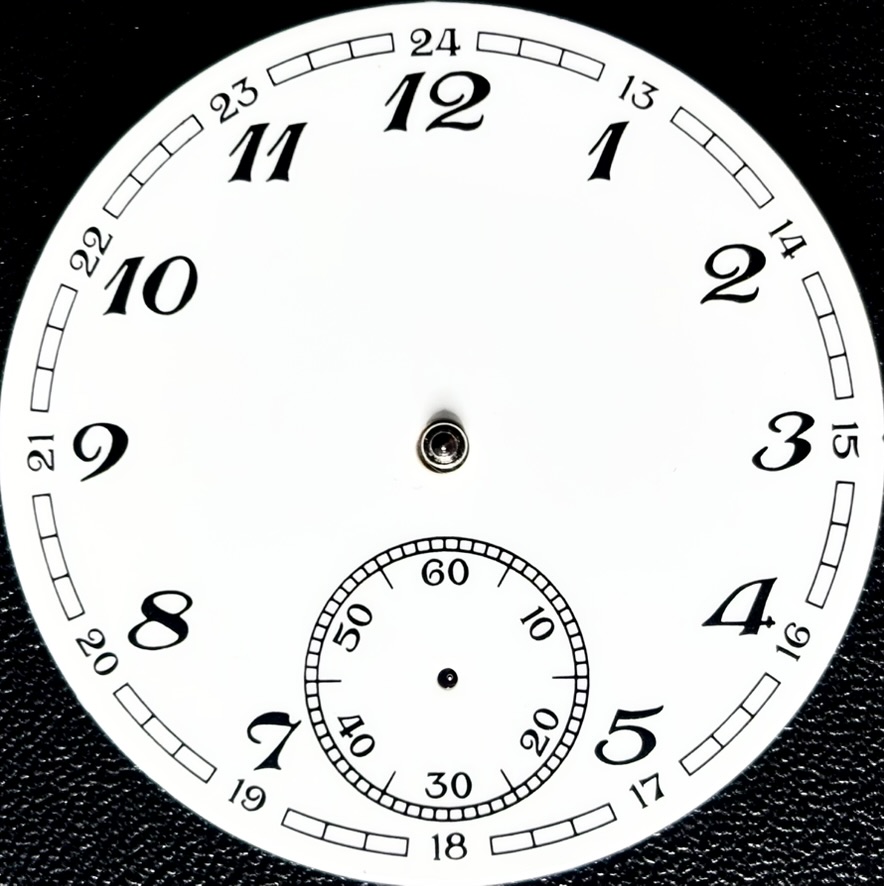 Emajlirana številčnica v detajlu